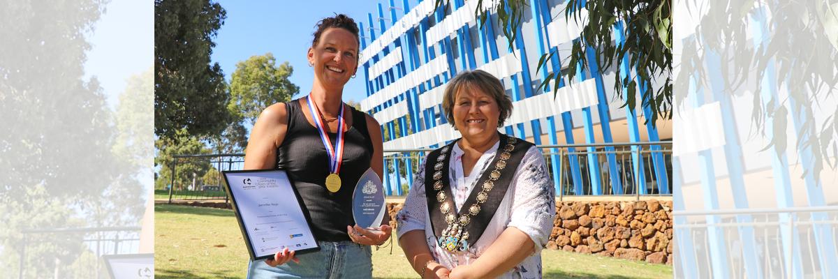 City of Gosnells Mayor Terresa Lynes presents the 2024 Citizen of the Year award to Jennifer Keys last January