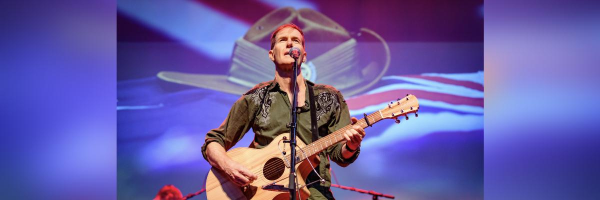 Fred Smith will take to the DRPAC stage with a performance of Unforgotten: Songs of Australians at War, as part of a series of commemorative Anzac events.