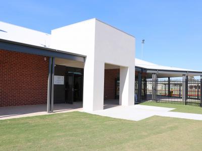 Thornlie Park Centre - Entrance 