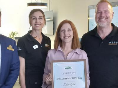 City of Gosnells Councillor Aaron Adams and SEREG Chair and City of Armadale Mayor Ruth Butterfield with previous Switched On Business award winners David and Gabby Locke from Entire Tech